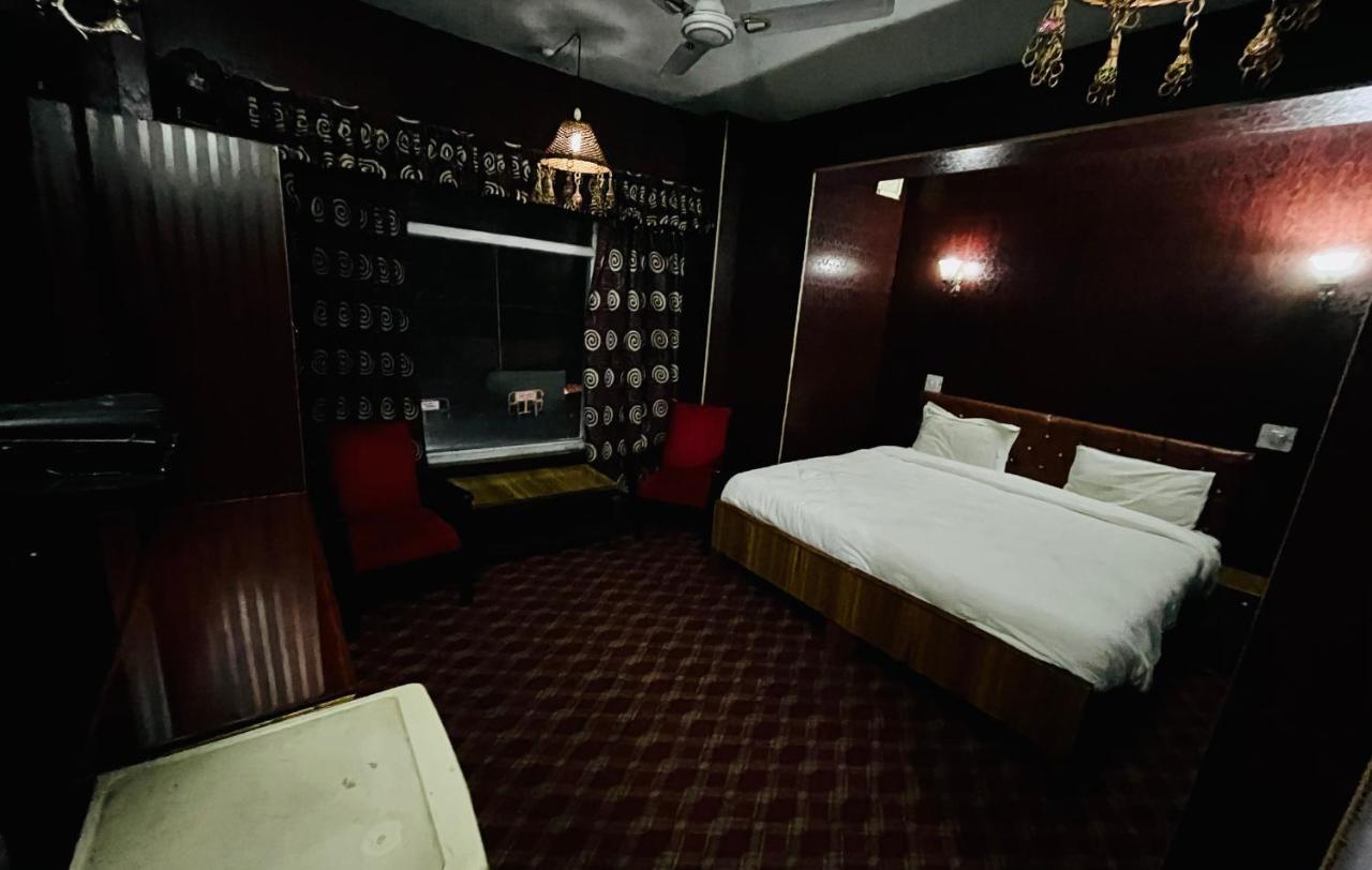 Hotel International Srinagar Luaran gambar